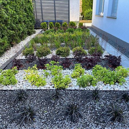 Bela - Pokoje Z Aneksami I Apartamenty Kolobrzeg Ngoại thất bức ảnh